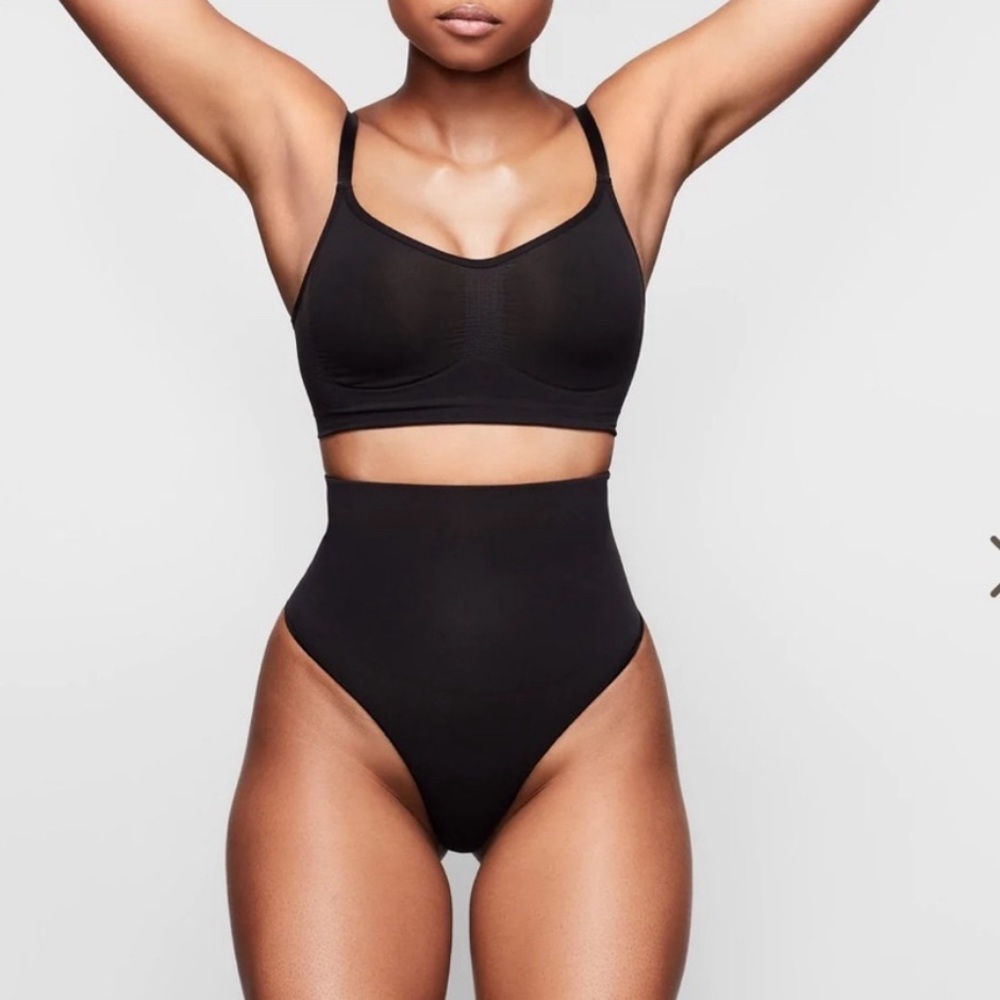 Skims core control thong